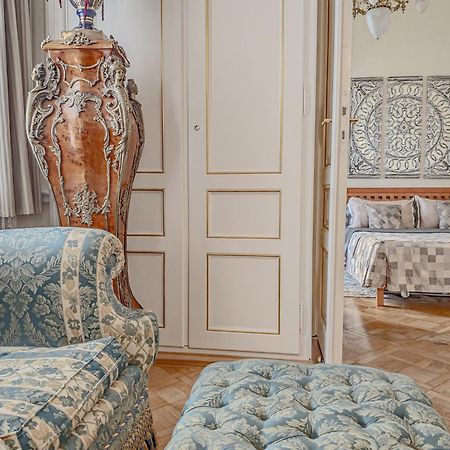 Villa With Hot-Tub, Terrace And Garden, Wenceslass Square Прага Екстериор снимка