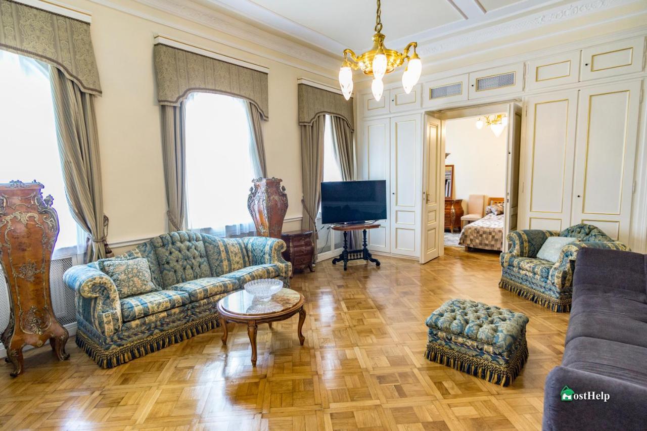 Villa With Hot-Tub, Terrace And Garden, Wenceslass Square Прага Екстериор снимка