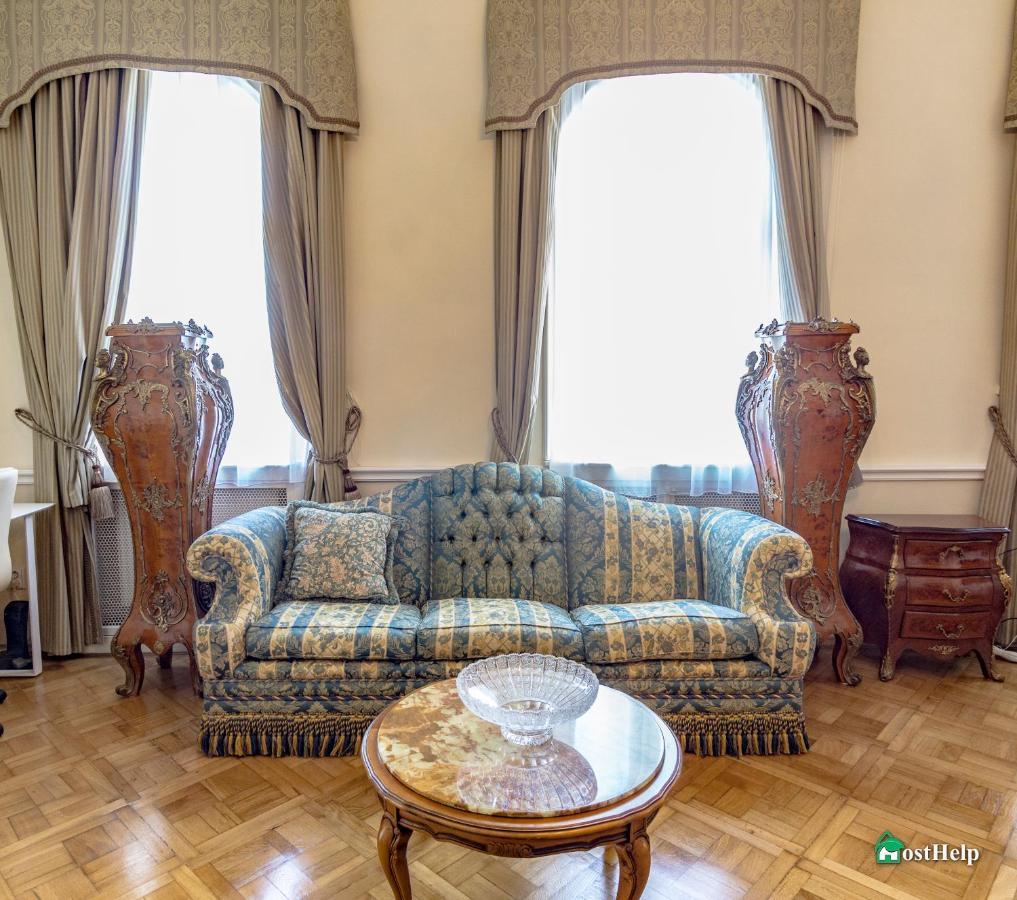 Villa With Hot-Tub, Terrace And Garden, Wenceslass Square Прага Екстериор снимка