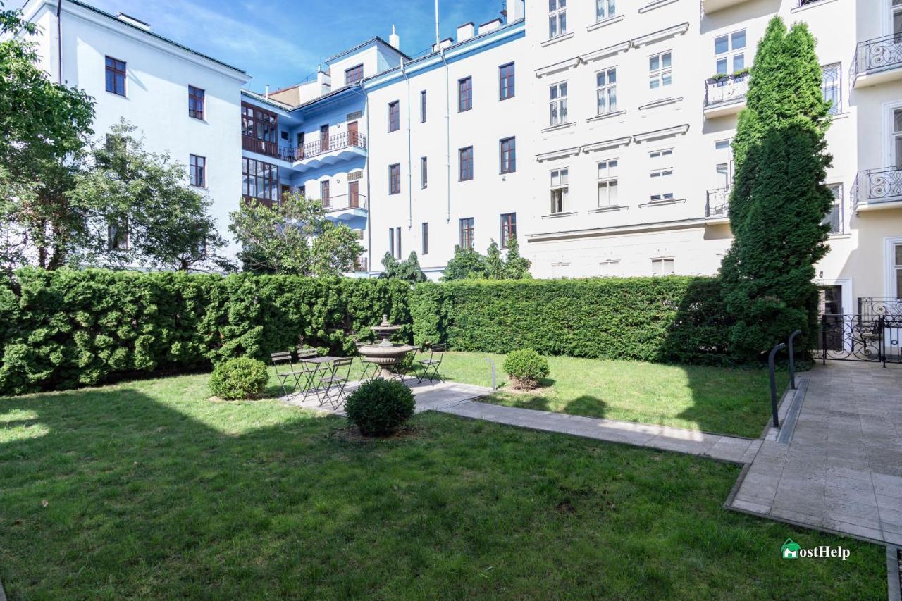 Unique Location With Hot-Tub, Terrace And Garden Villa Прага Екстериор снимка
