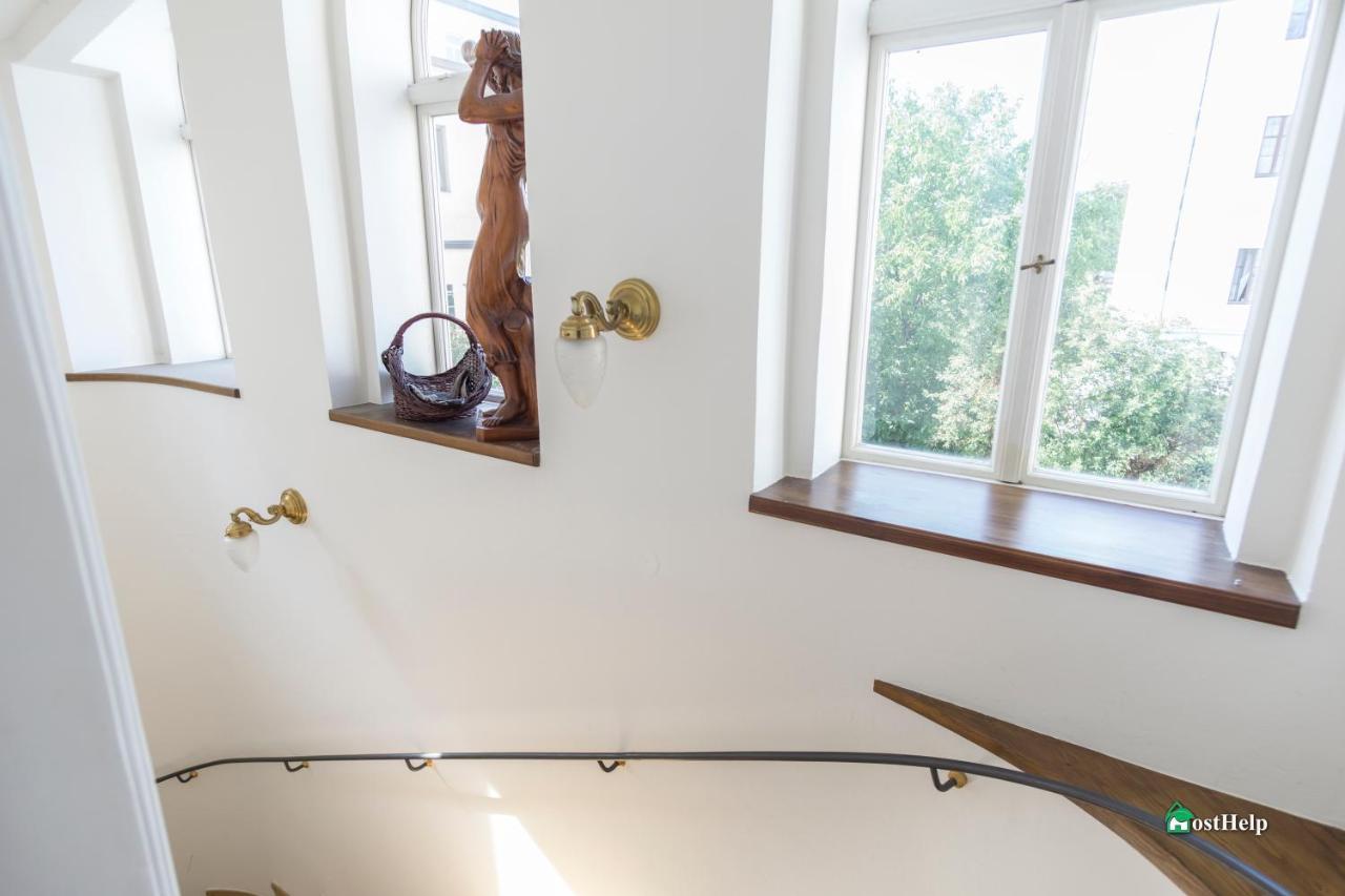 Villa With Hot-Tub, Terrace And Garden, Wenceslass Square Прага Екстериор снимка