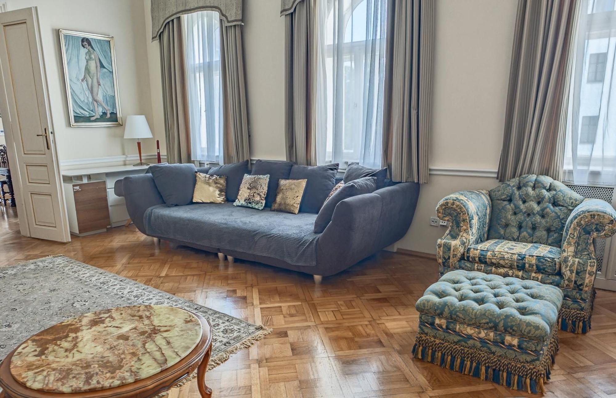 Villa With Hot-Tub, Terrace And Garden, Wenceslass Square Прага Екстериор снимка