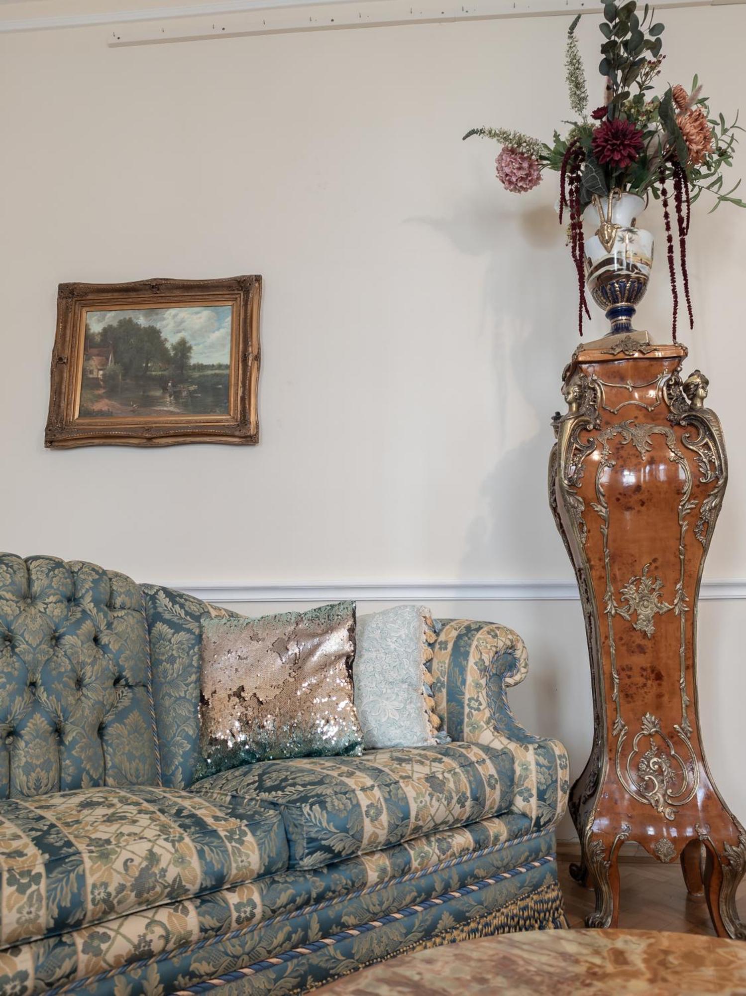 Villa With Hot-Tub, Terrace And Garden, Wenceslass Square Прага Екстериор снимка