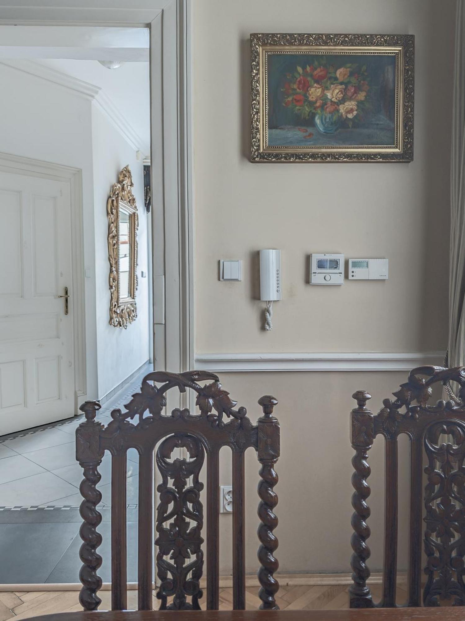 Villa With Hot-Tub, Terrace And Garden, Wenceslass Square Прага Екстериор снимка