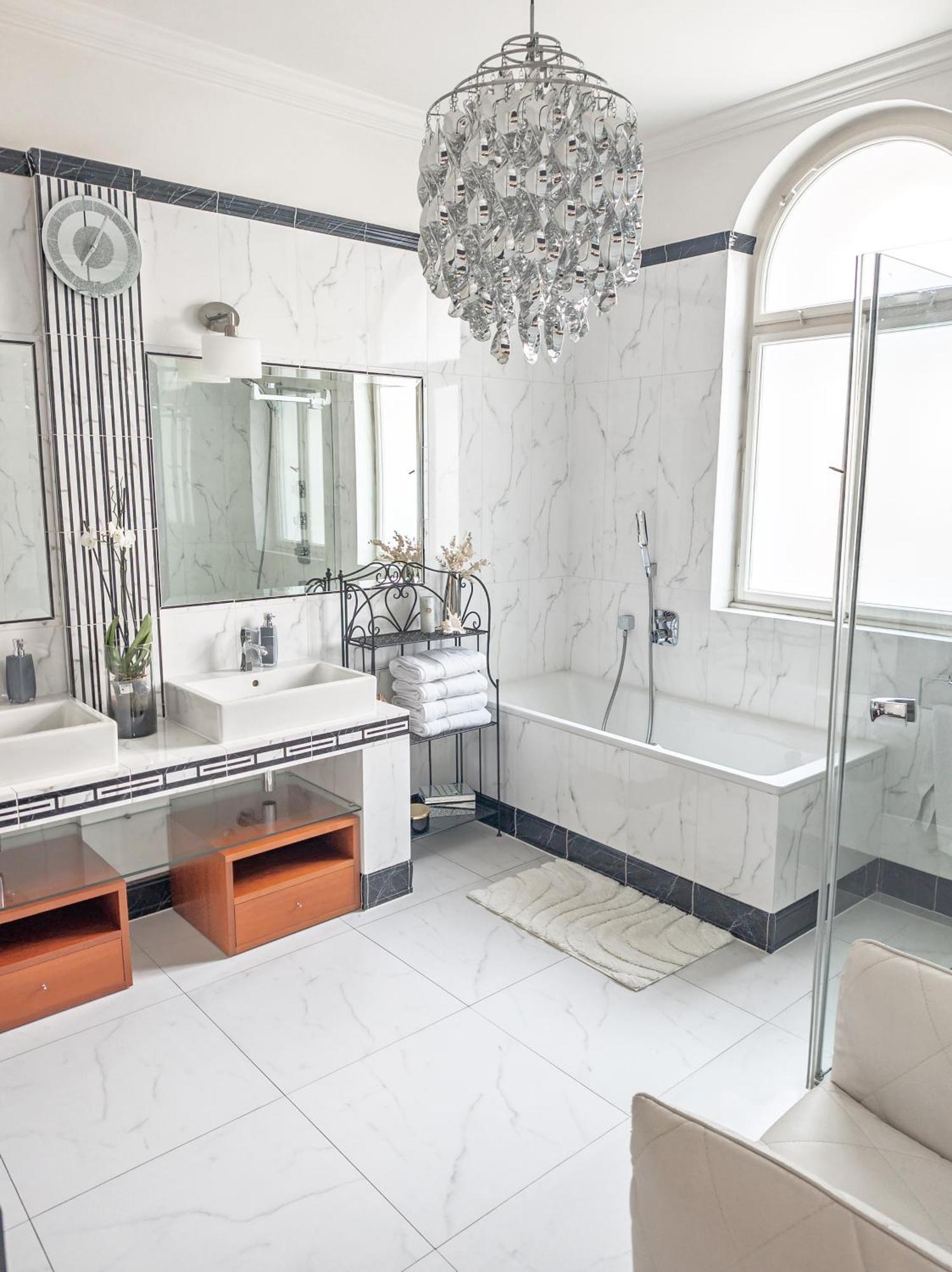 Villa With Hot-Tub, Terrace And Garden, Wenceslass Square Прага Екстериор снимка