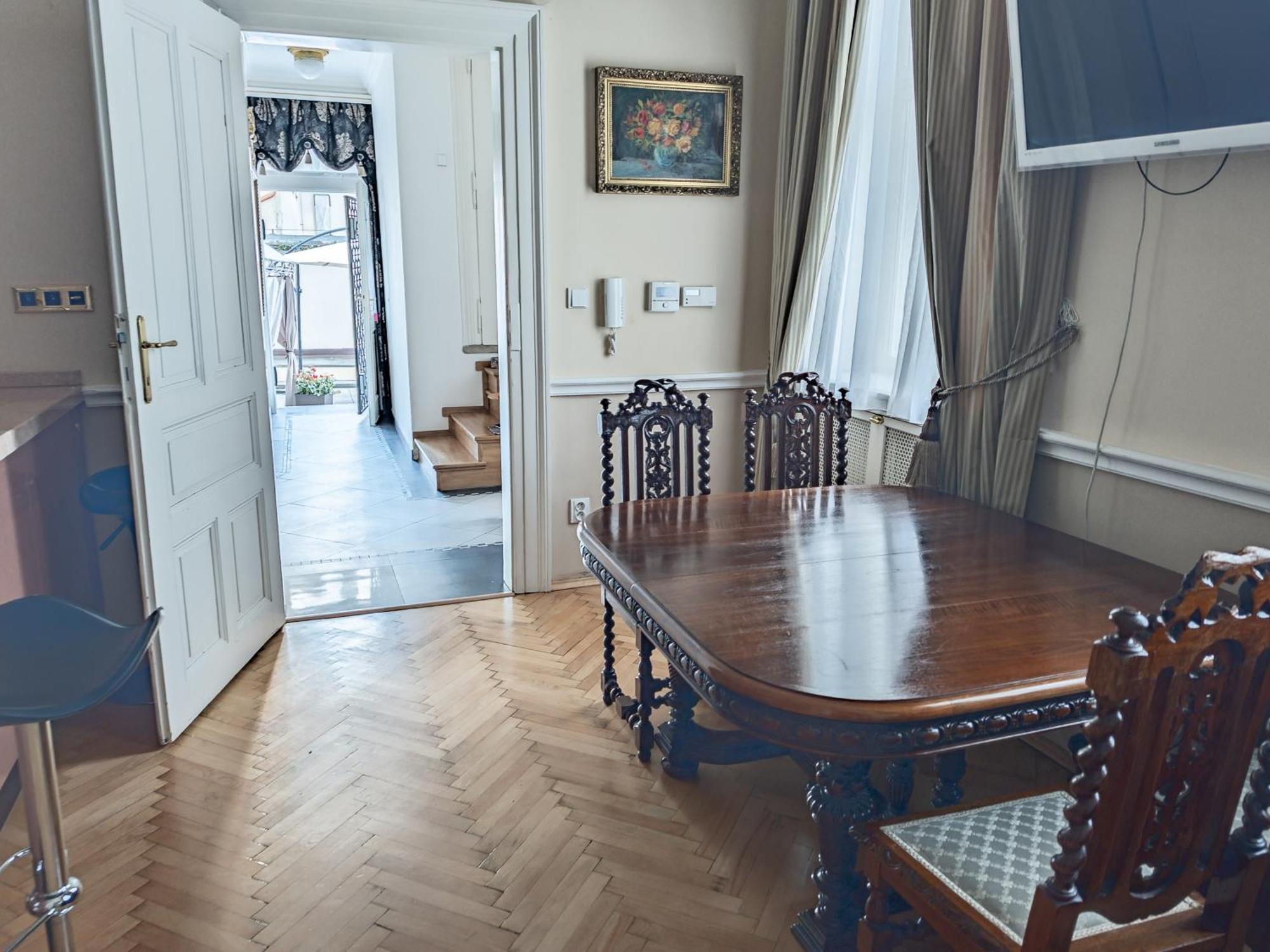 Villa With Hot-Tub, Terrace And Garden, Wenceslass Square Прага Екстериор снимка