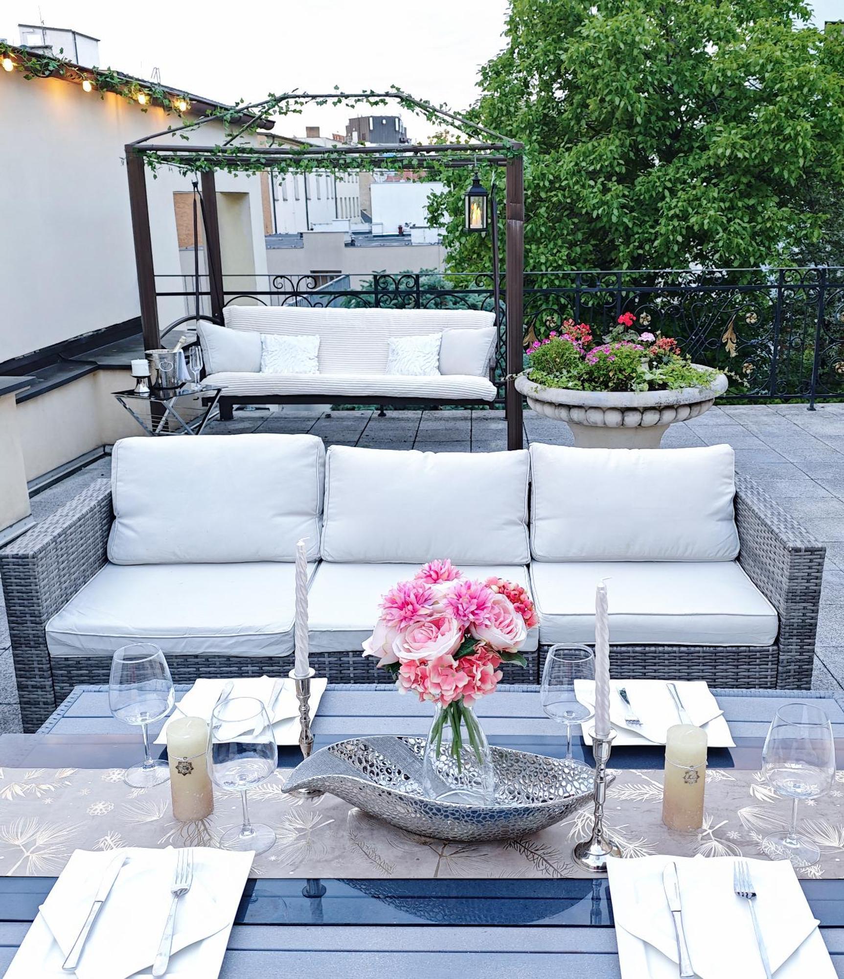 Villa With Hot-Tub, Terrace And Garden, Wenceslass Square Прага Екстериор снимка