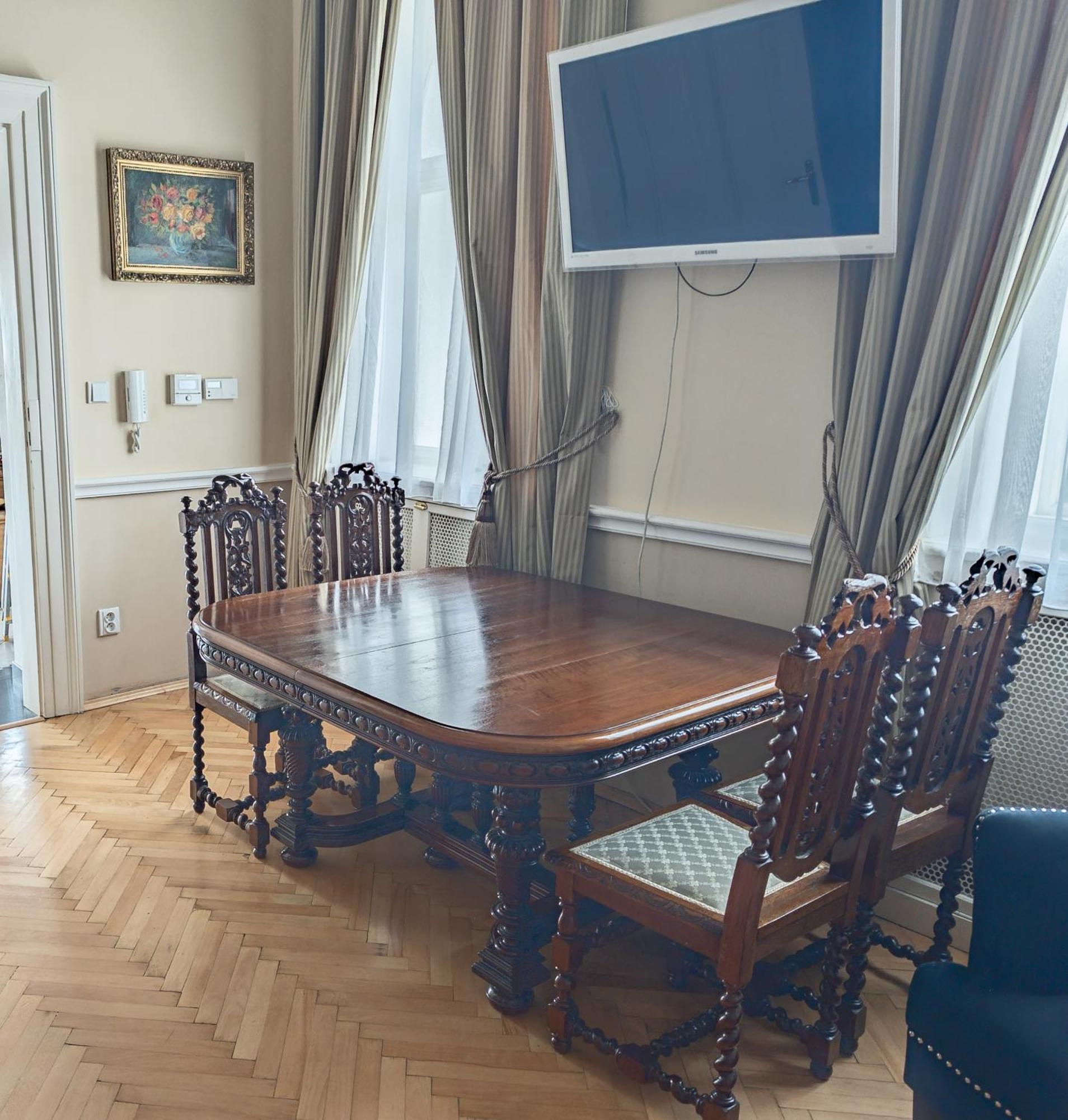 Villa With Hot-Tub, Terrace And Garden, Wenceslass Square Прага Екстериор снимка