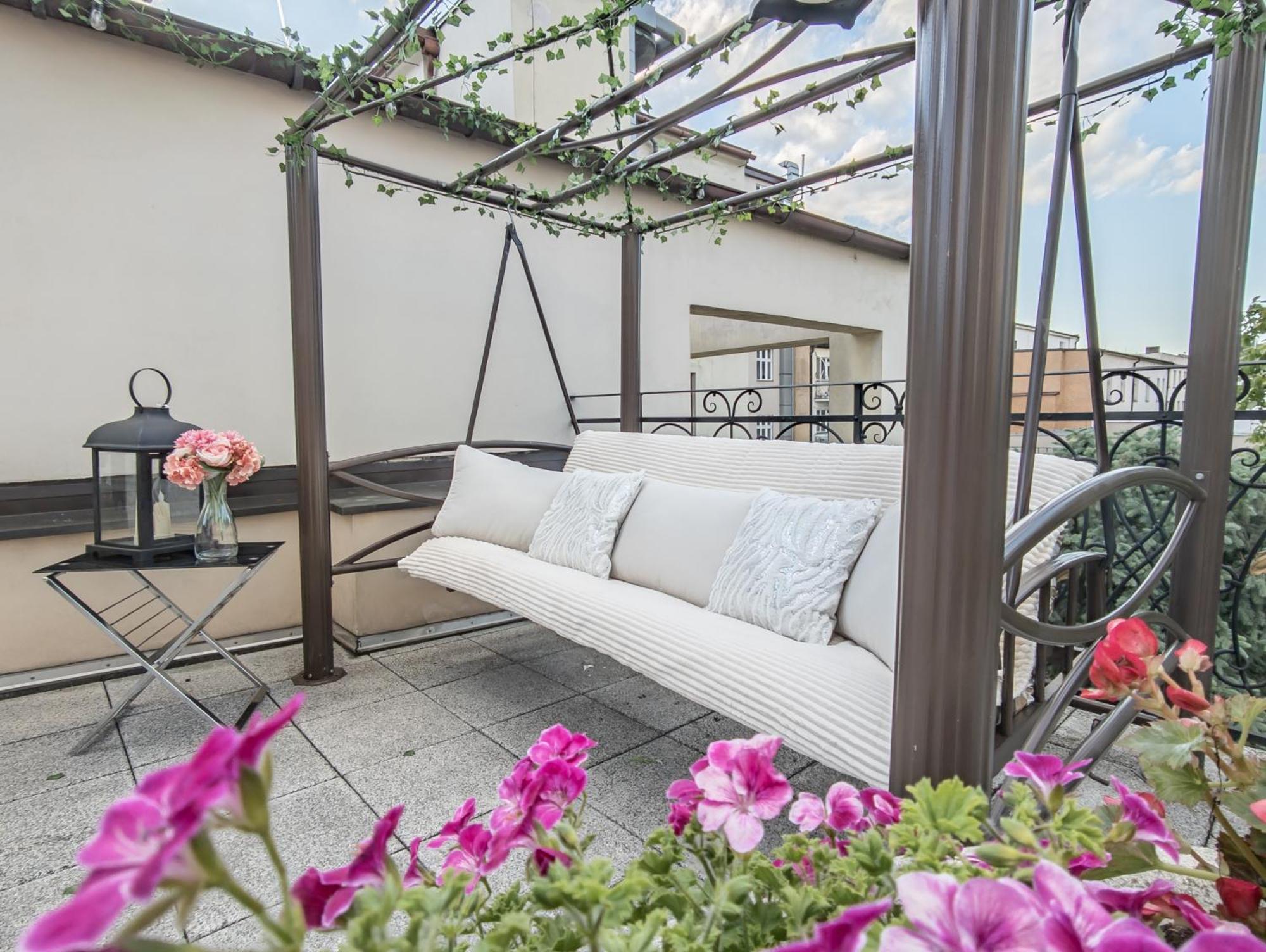 Villa With Hot-Tub, Terrace And Garden, Wenceslass Square Прага Екстериор снимка